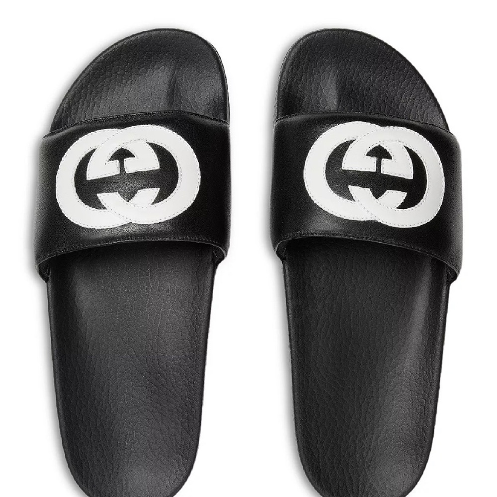 Gucci women’s pursuit interlocking G Leather Slide Sandals